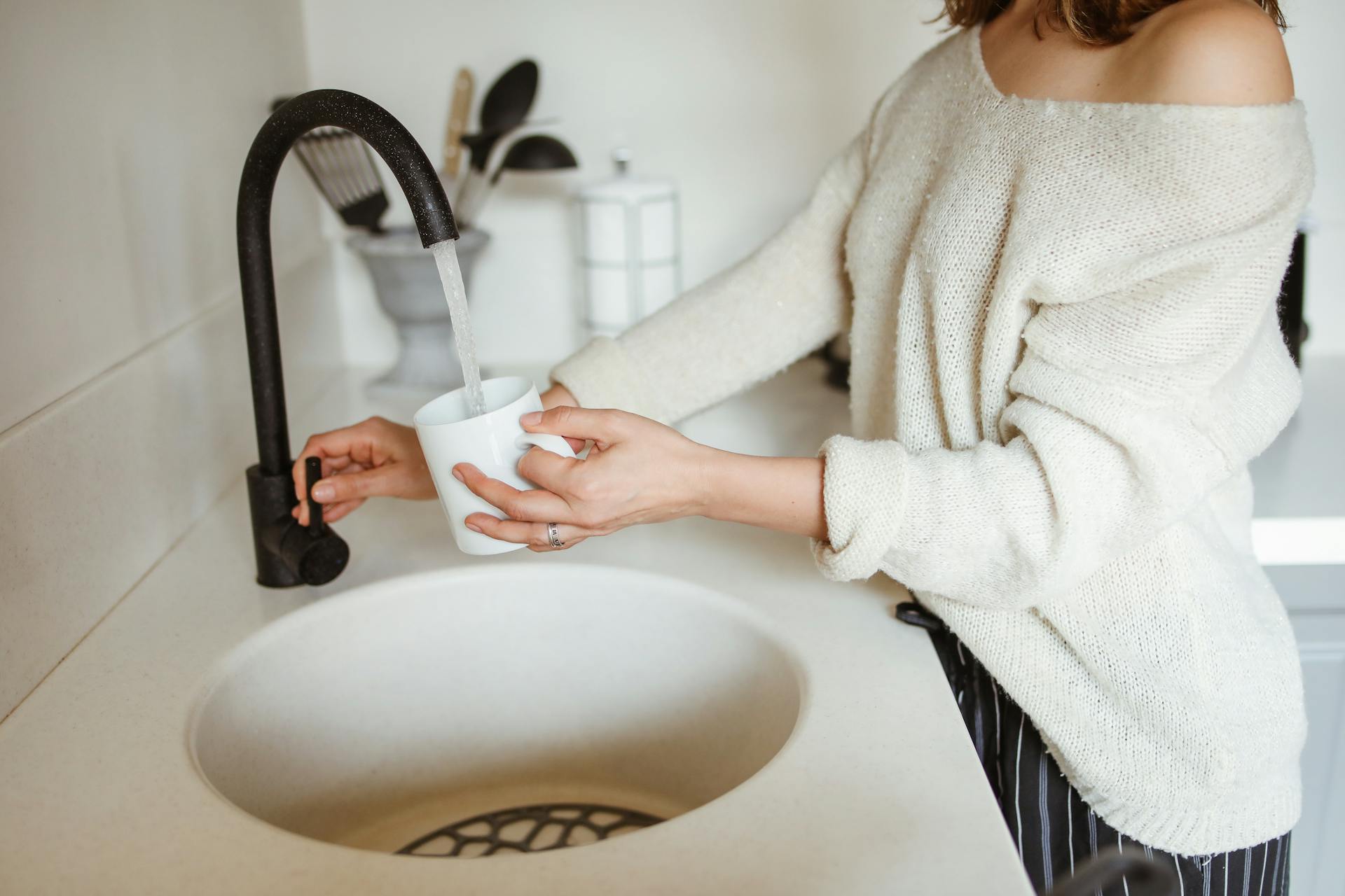 Les PFAS (‘polluants éternels’) : qu’est-ce que c’est, où les trouve-t-on, et comment l’osmose inverse aide à s’en protéger ?